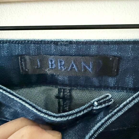 J Brand 2 Way Stretch High Rise Skinny Jeans in Dark Wash - Size 26 - Picture 5 of 9
